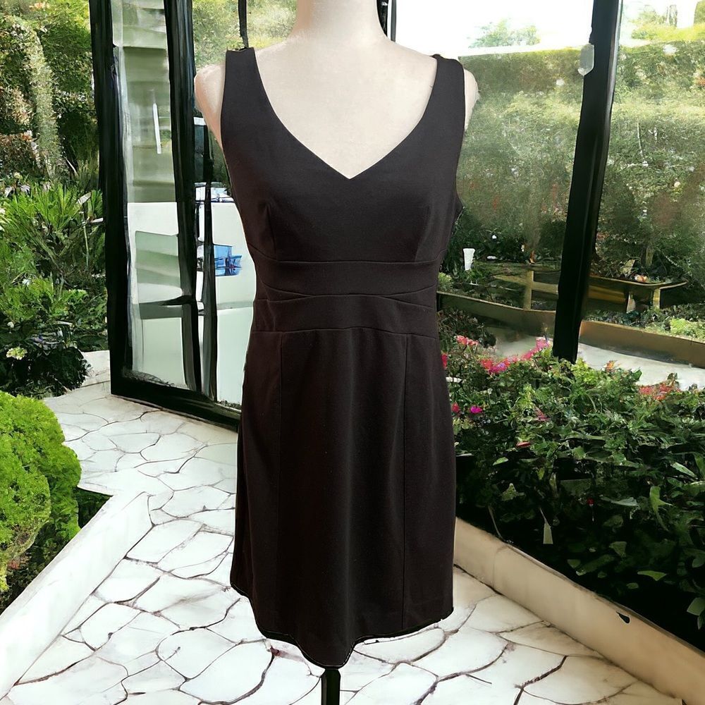 New York & Company Black Sleeveless V-Neck Dress